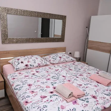 Maletic Διαμέρισμα Πούλα