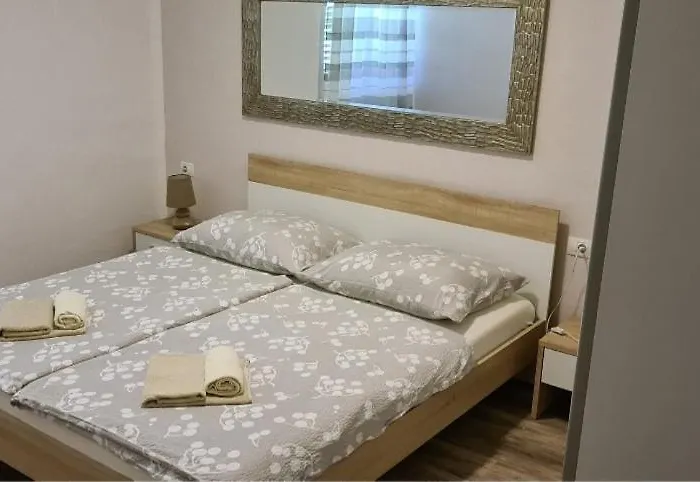 Maletic * Πούλα