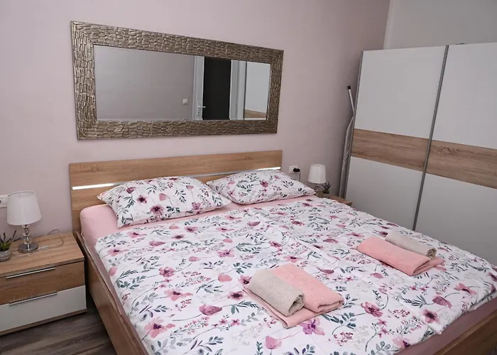 Maletic Διαμέρισμα Πούλα